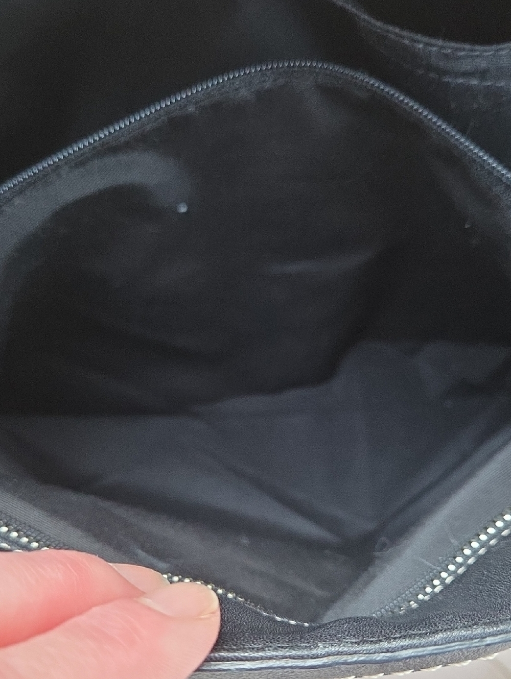 Coach Y2k 2008 F12609 Black Leather Tote Bag with Contrast Stitching - Picture 6 of 16